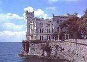  Trieste hotels inns bed breakfast lodgings accommodations self-catering apartments holidays houses villas Friuli vacation rentals.